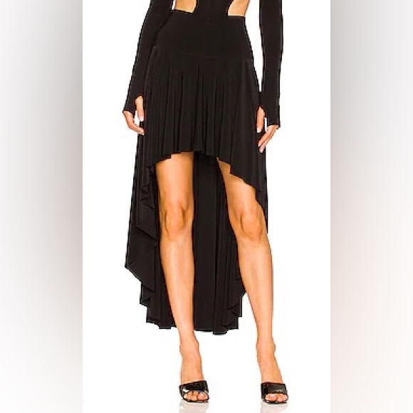 Norma Kamali- Hi Low Short Skirt In Black. Sz. L/36 - Picture 1 of 6
